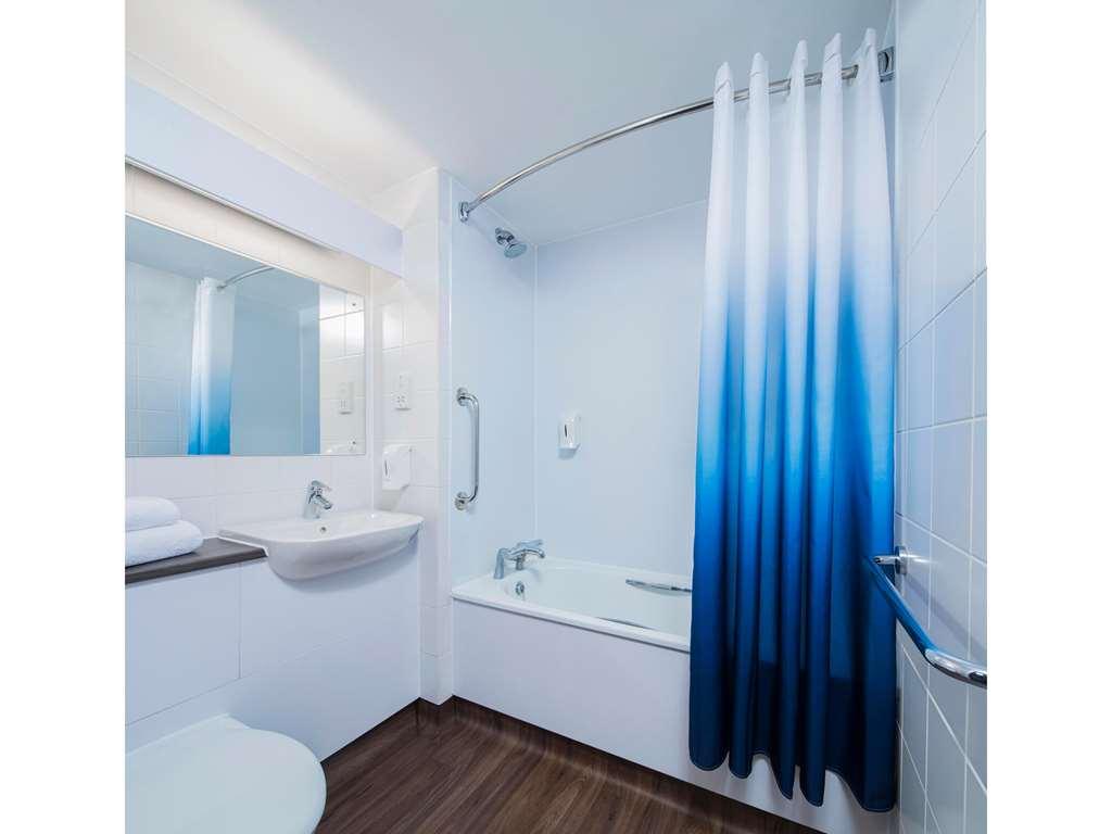 Travelodge London Park Royal Habitación foto