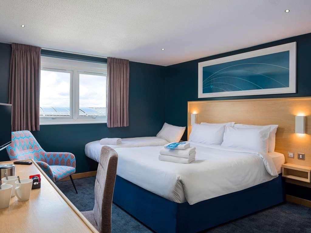 Travelodge London Park Royal Habitación foto